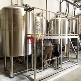 10HL Brauereiausrüstung Brauhaus mit drei Tanks und ergonomischer Bierbrauereiausrüstung im Industriedesign